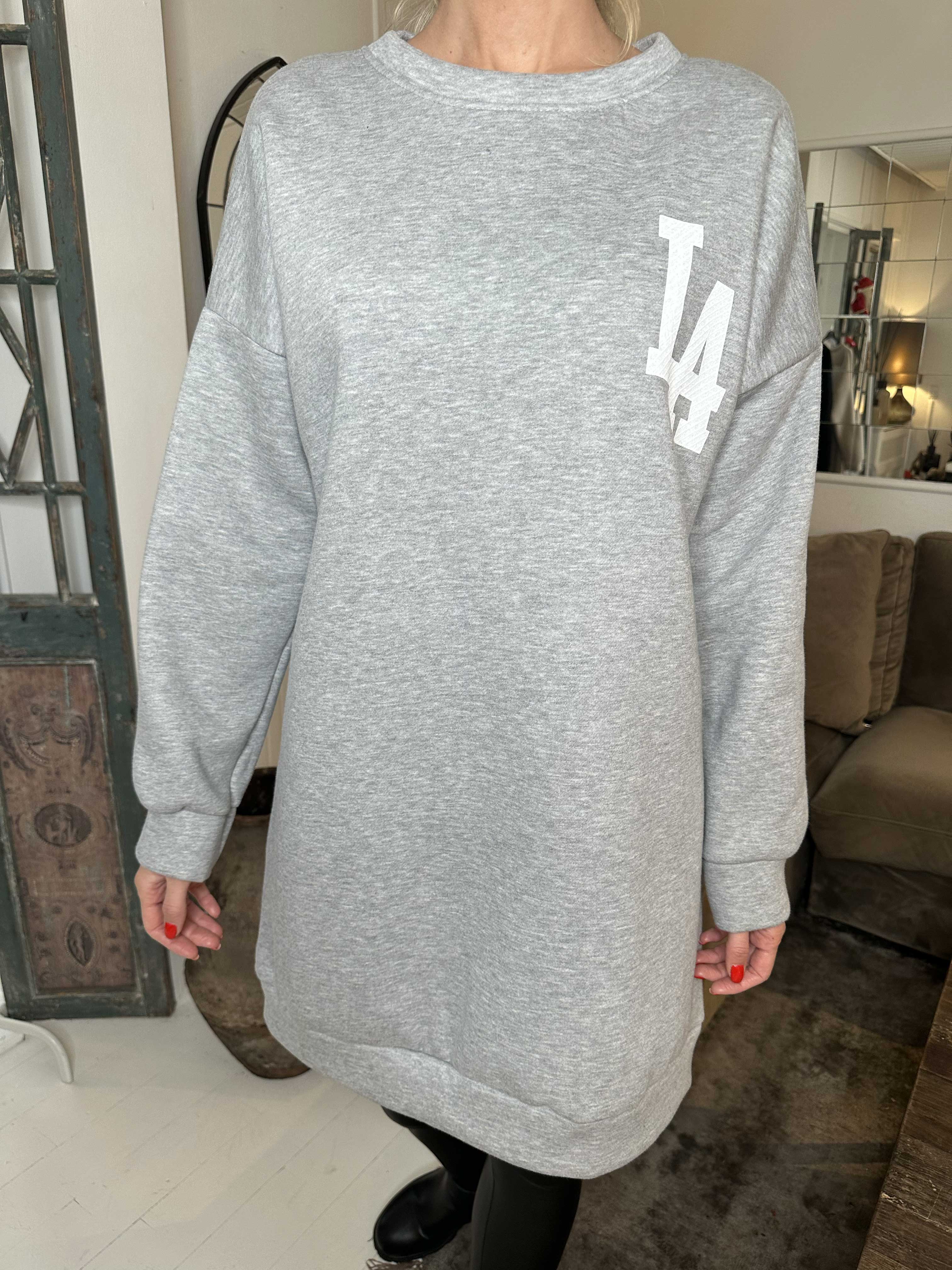 Maida - Lang sweatshirt med LA tryk foran og bagved